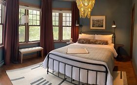 Estello Suites & Spa