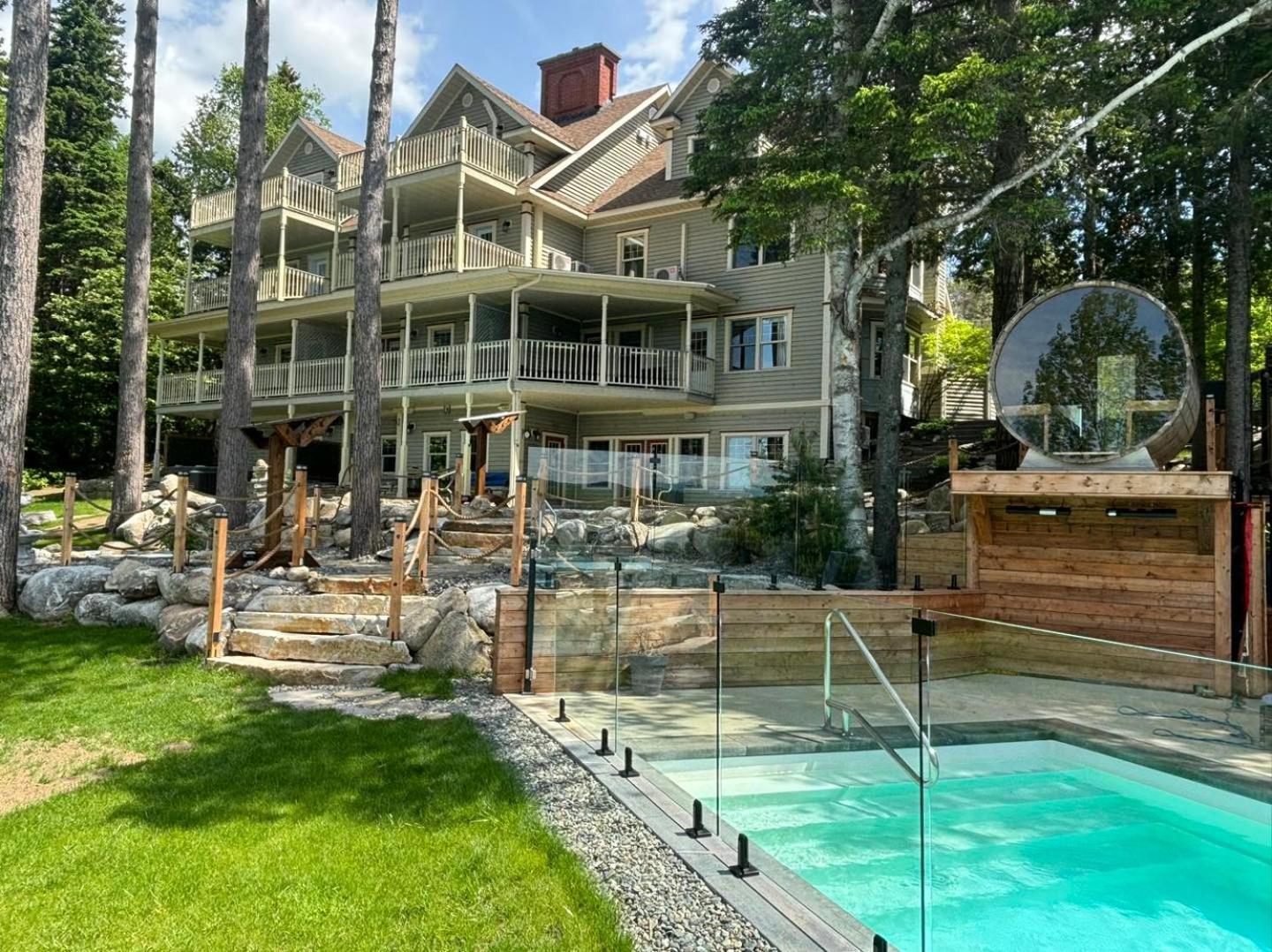 Estello Suites & Spa Lac-Megantic Exterior photo